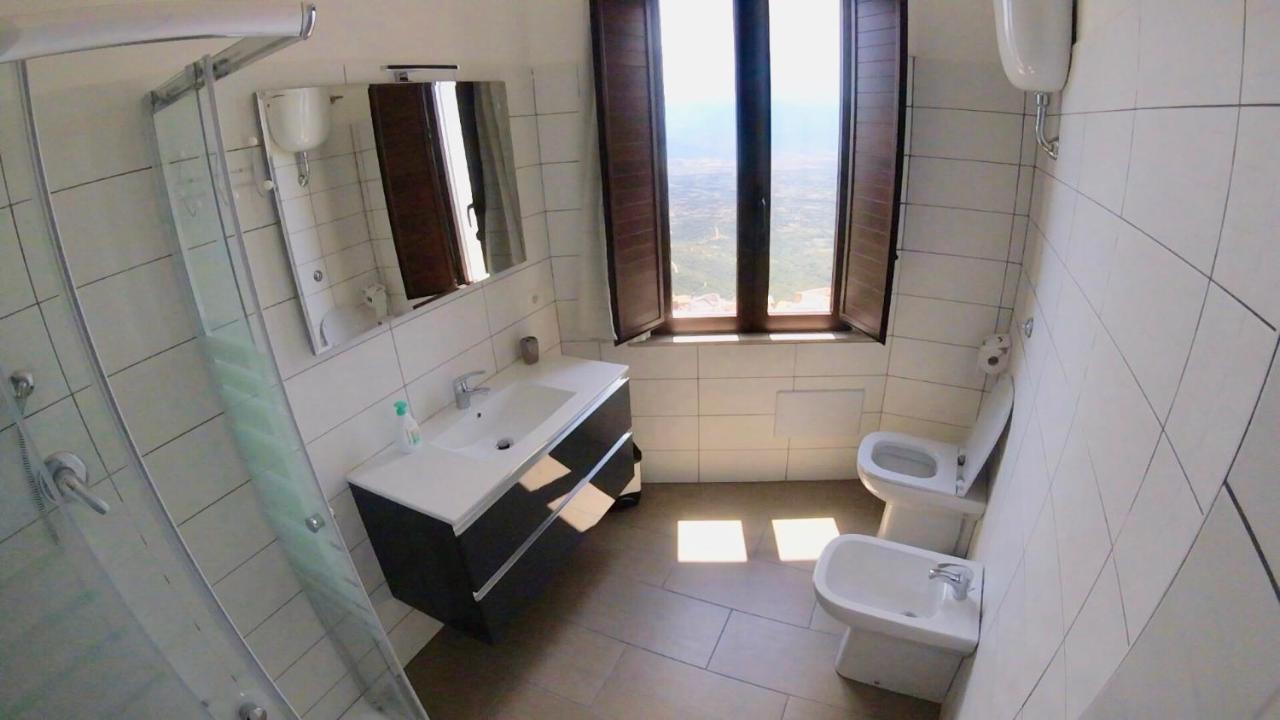 באוני Serraenna Bedrooms מראה חיצוני תמונה